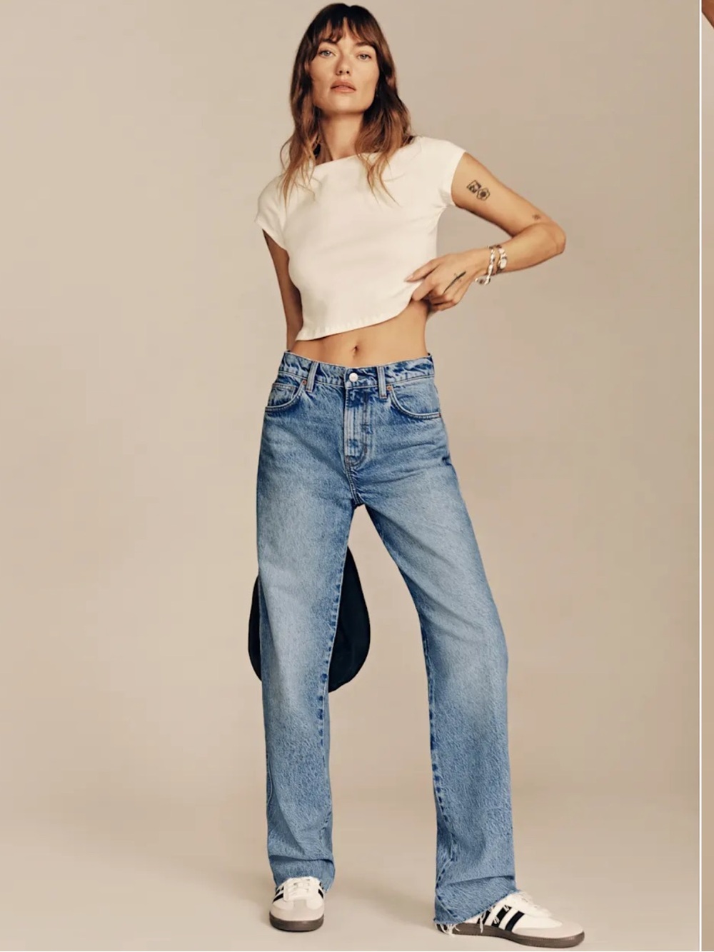 Val 90s Mid Rise Straight Short Jeans